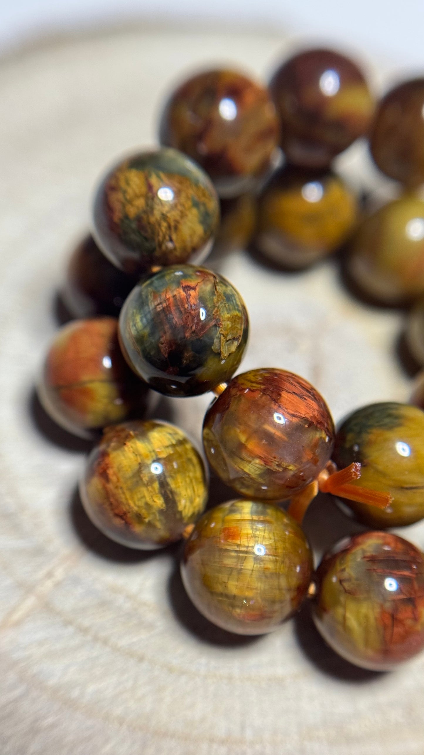 Bracelet en pietersite rouge doré