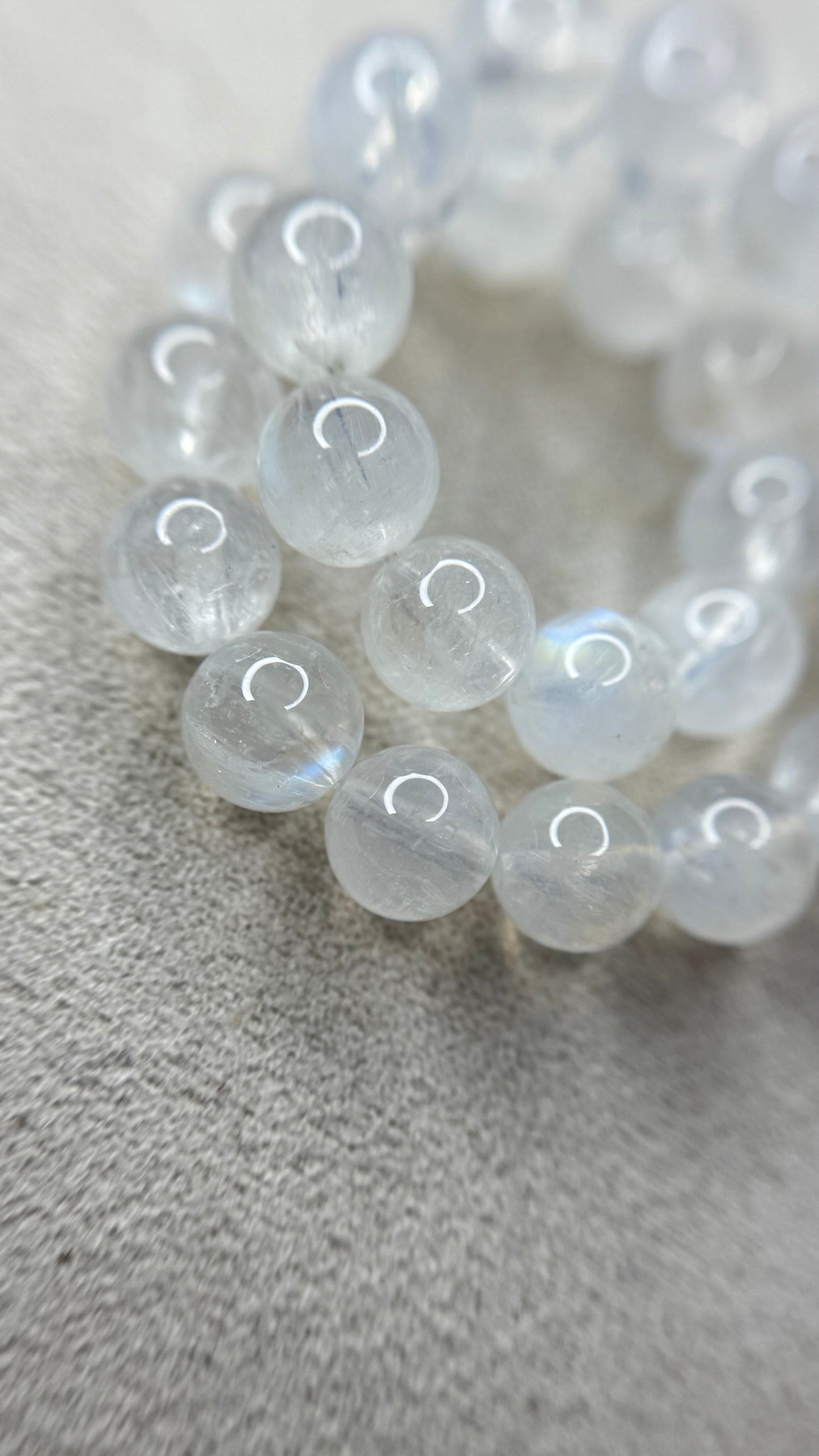 Pierre de lune haute qualité de Madagascar.