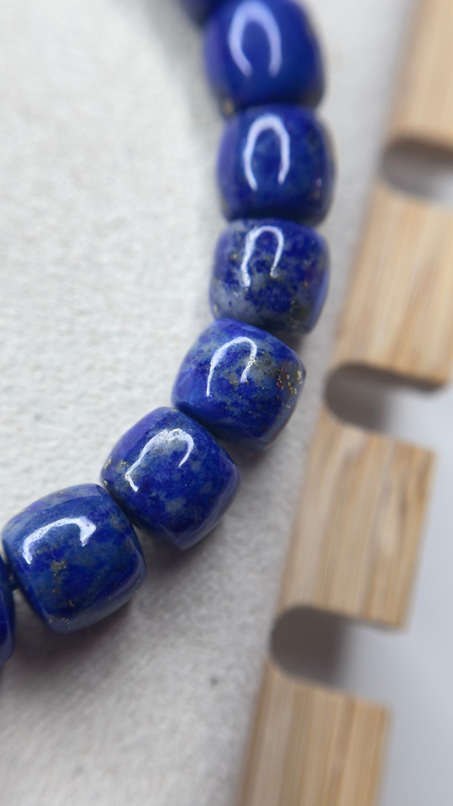 Bracelet en lapis lazuli - perles rondes carrées