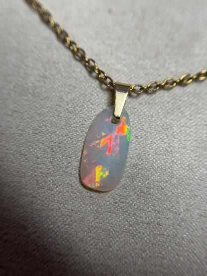 MINI Pendentif en opale d’Éthiopie