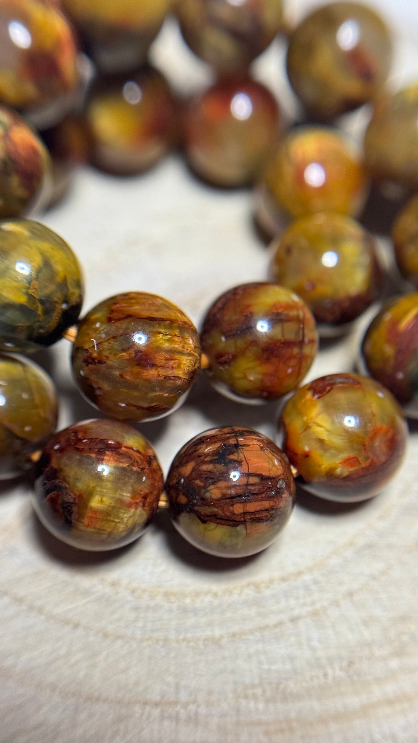 Bracelet en pietersite rouge doré