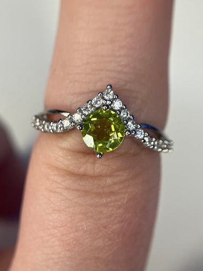 Bague en peridot sur argent 925