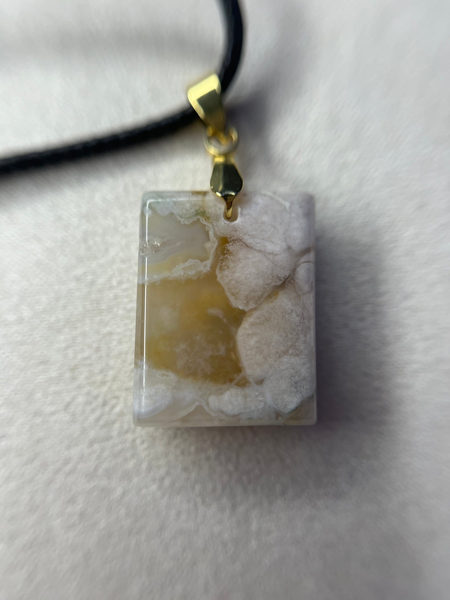 Pendentif en agate fleur