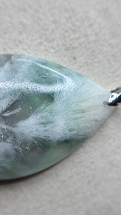 Pendentifs en fluorite plume