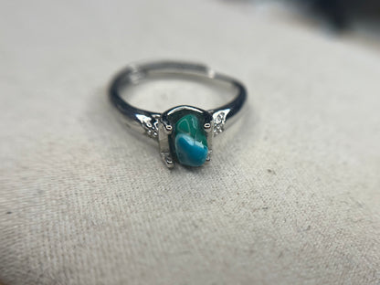 Pendentifs et bague en malachite chrysocolle