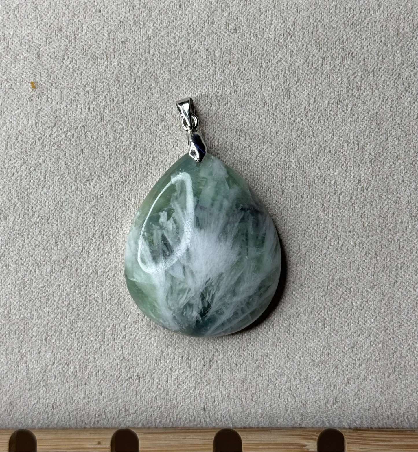 Pendentifs en fluorite plume