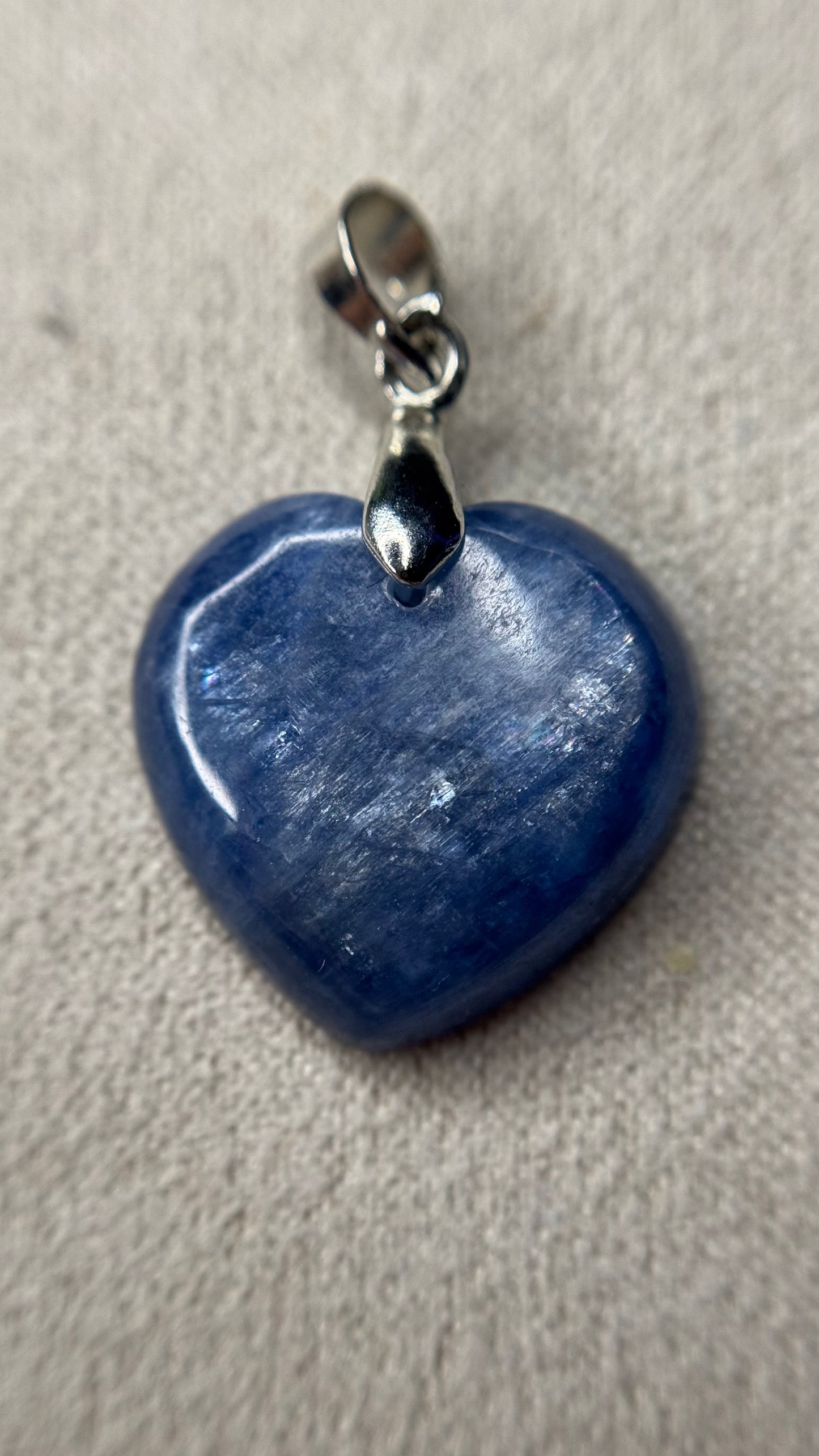 Pendentif coeur cyanite