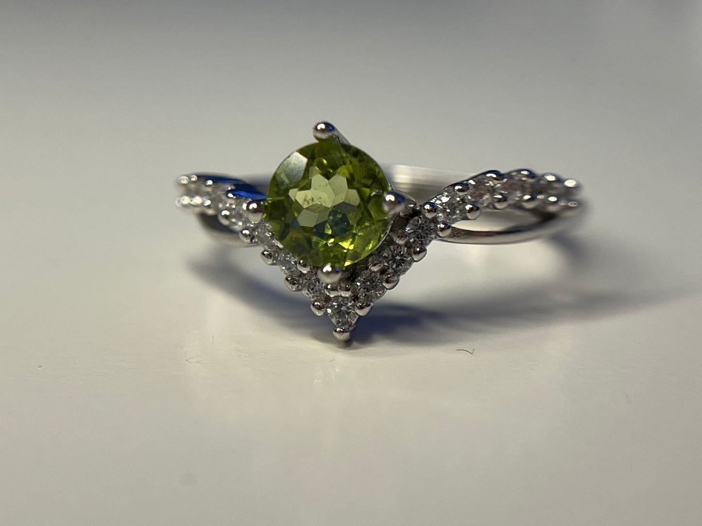 Bague en peridot sur argent 925