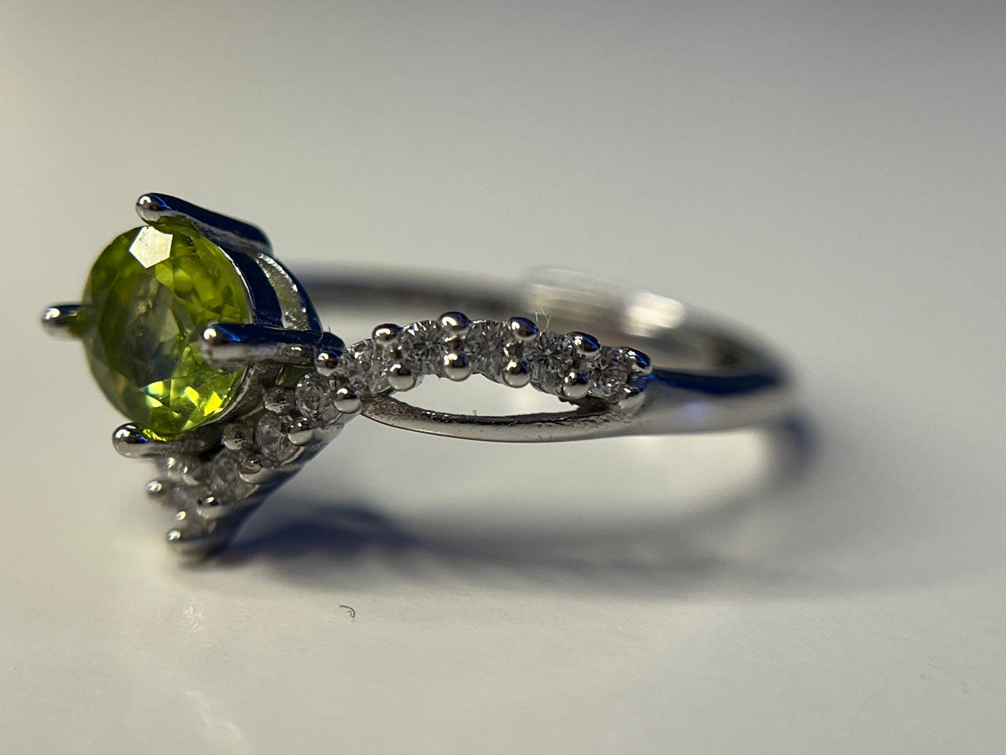 Bague en peridot sur argent 925