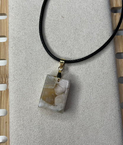 Pendentif en agate fleur