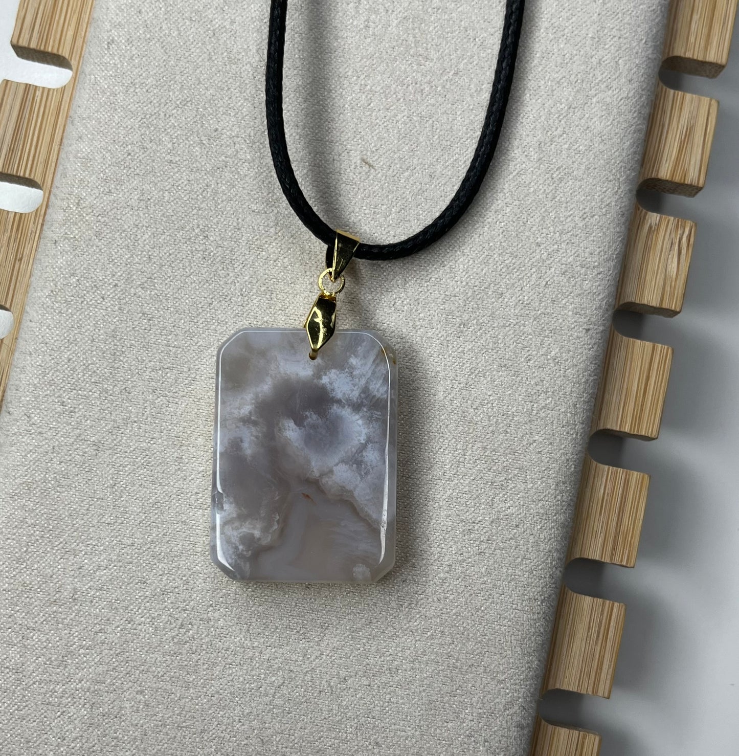 Pendentif en agate fleur