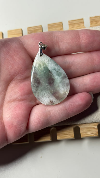 Pendentifs en fluorite plume