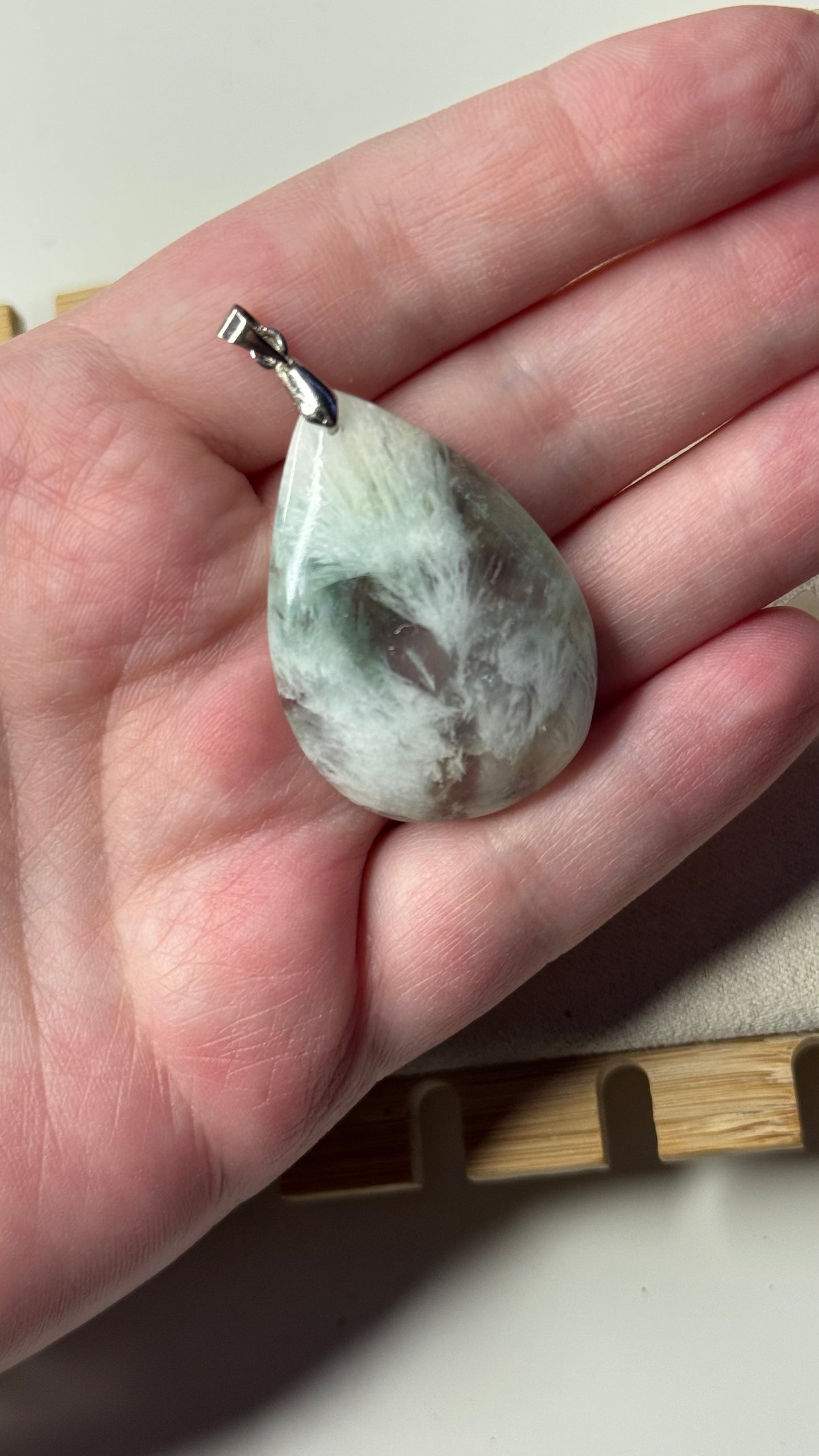 Pendentifs en fluorite plume