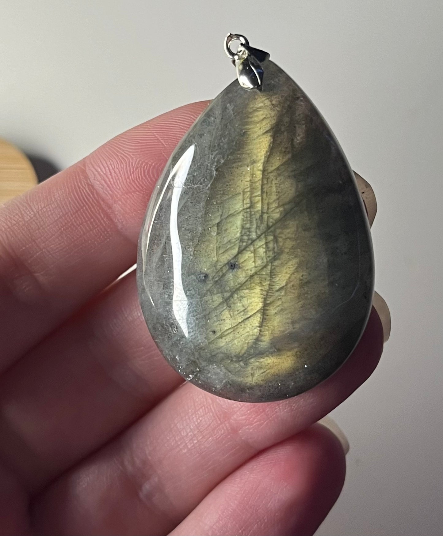 Pendentif en labradorite reflets oranges