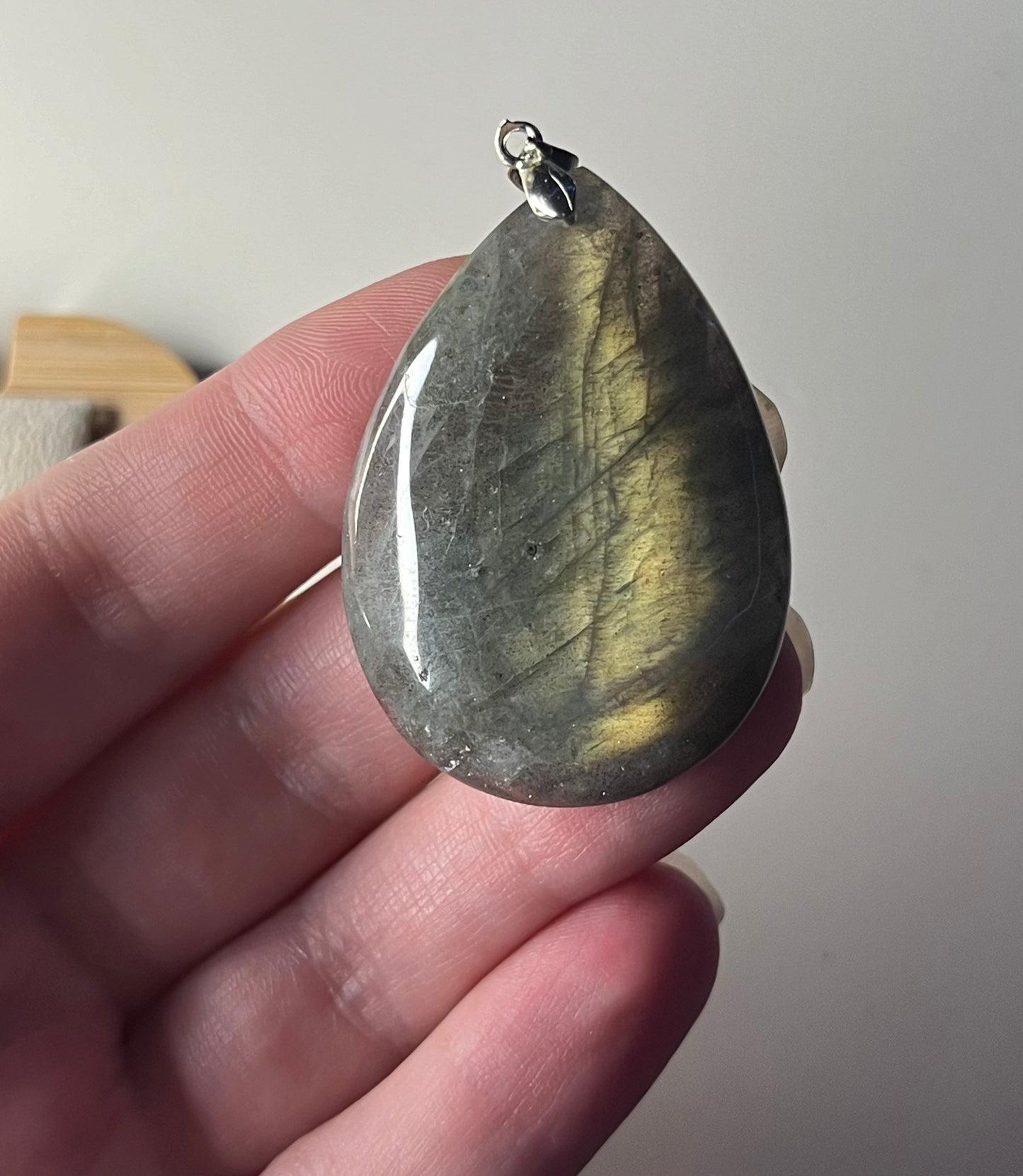 Pendentif en labradorite reflets oranges